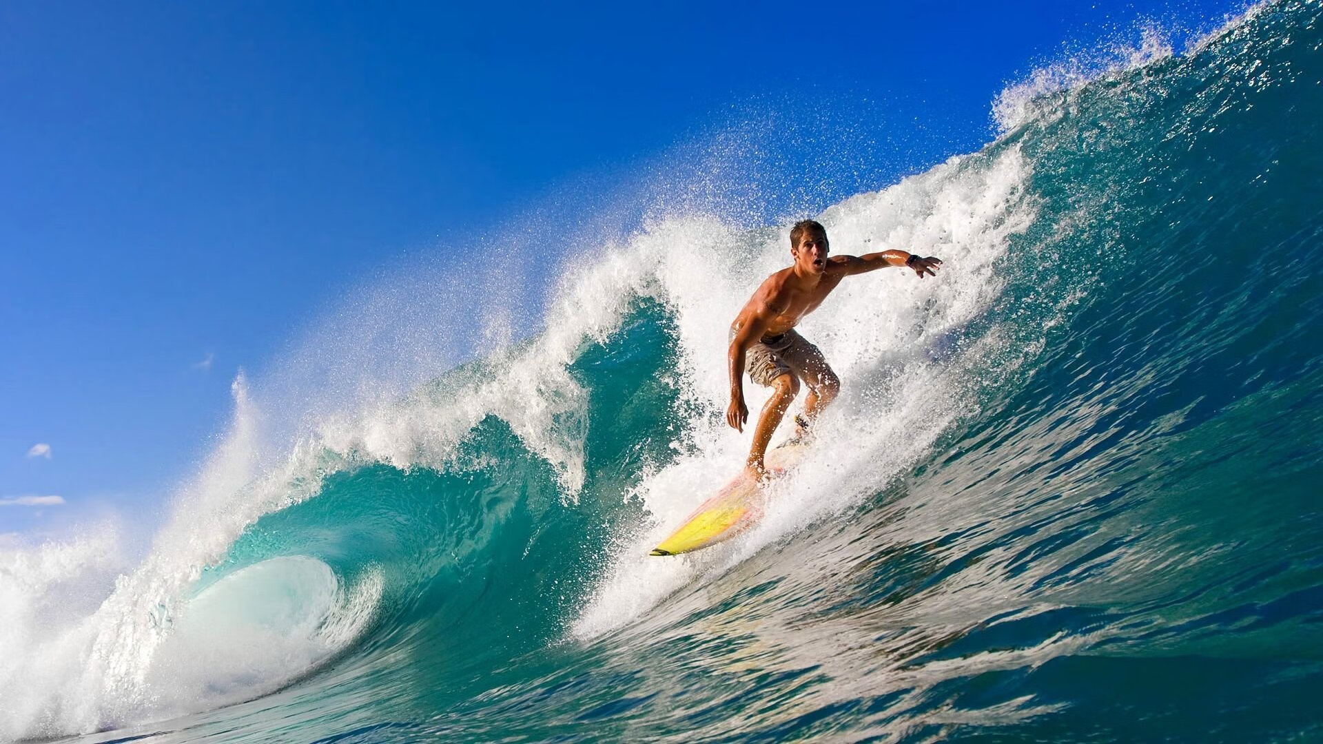 赛道与绿茵的交汇，当阿圭罗点燃F1年度争冠之夜