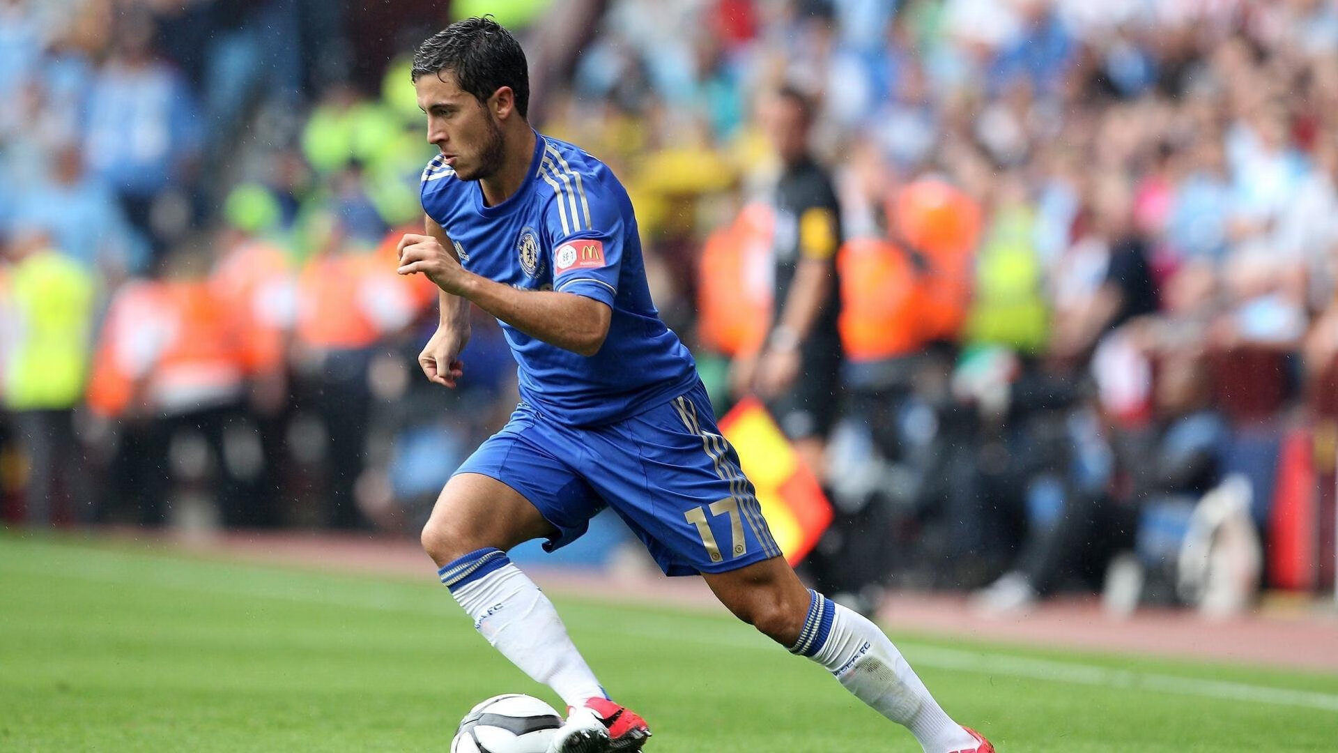 开云下载-赛道上的红色风暴，勒克莱尔状态火热，梅赛德斯强势碾压迈凯伦